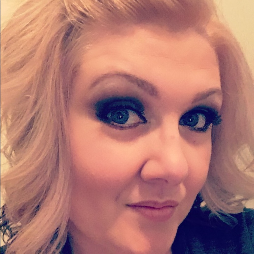 Meet your Posher, Crystal